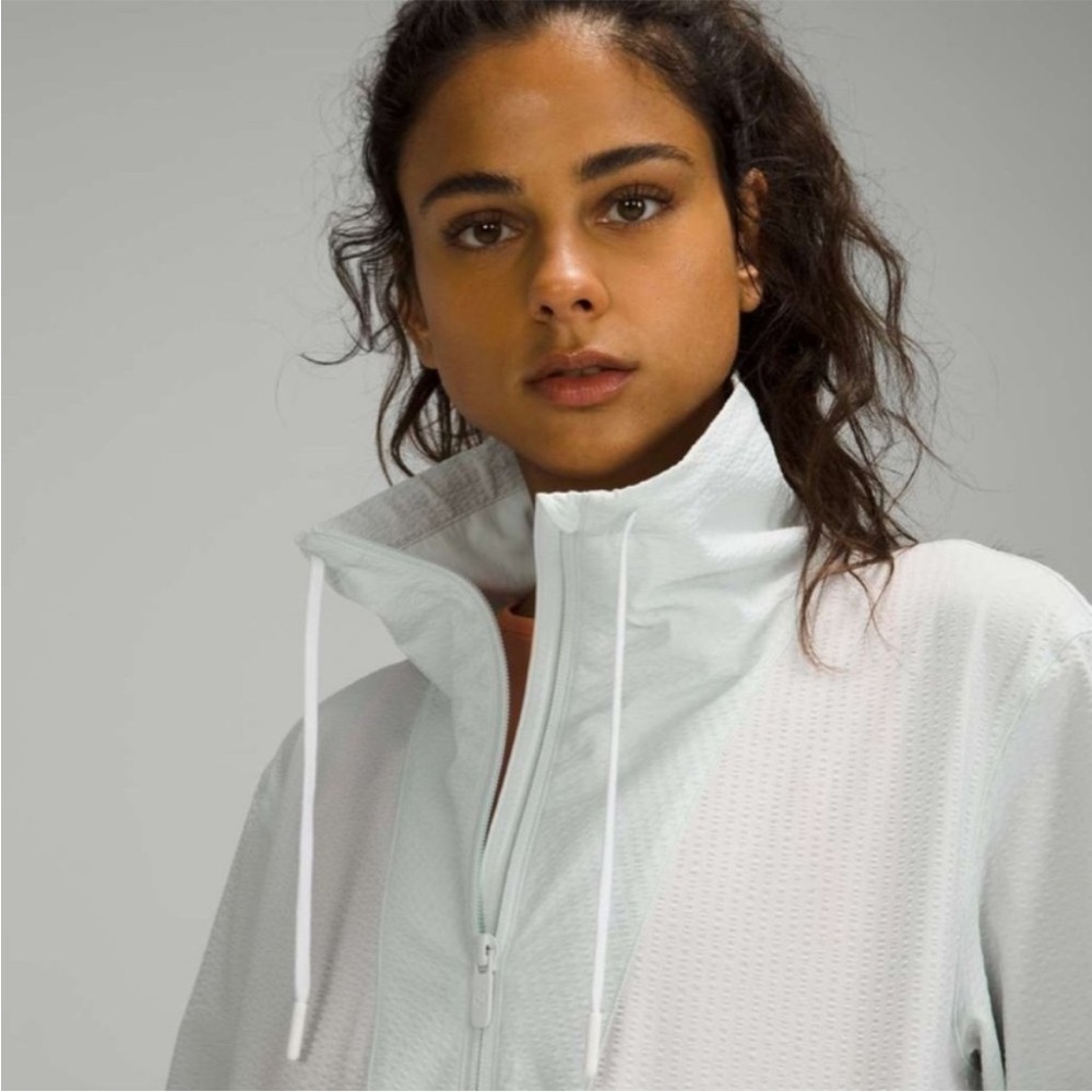 Lululemon Pack Light Pullover Packable Ocean Air … - image 4